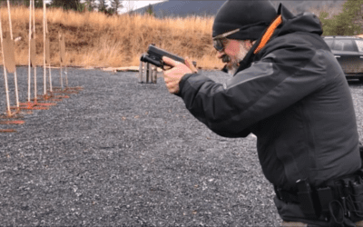 Consejos de Desenfunde de Arma y Tácticas de Defensa